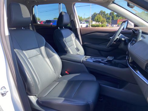 Certified 2023 Nissan Rogue SL w/ SL Premium Package FWD image 18