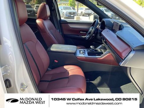 Certified 2025 MAZDA CX-70 Plug-In Hybrid w/ Premium Plus AWD/4WD image 29