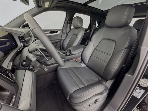 New 2026 Porsche Cayenne image 5