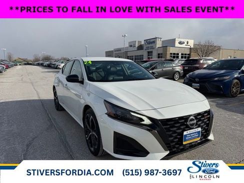 Used 2024 Nissan Altima 2.5 SR image 1