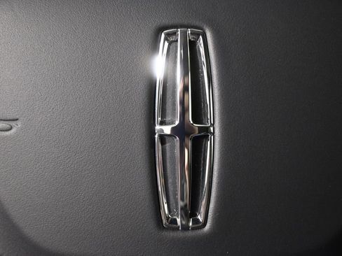 New 2026 Lincoln Aviator AWD w/ Jet Appearance Package image 35
