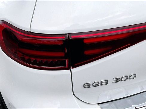 Used 2024 Mercedes-Benz EQB 300 4MATIC w/ Winter Package image 23