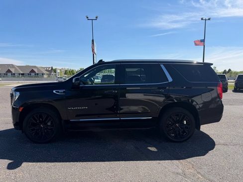 Used 2023 GMC Yukon SLT w/ SLT Premium Package AWD/4WD image 9