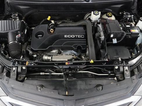 Used 2020 Chevrolet Equinox LT w/ Driver Convenience Package image 38