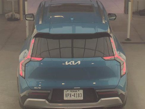 Used 2024 Kia EV9 Land AWD/4WD image 5
