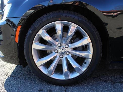 Used 2015 Chrysler 300 C w/ Light Group image 9