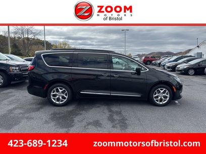 Used 2017 Chrysler Pacifica Touring-L w/ Tire & Wheel Group