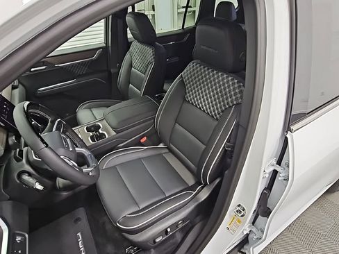 New 2026 GMC Acadia Denali w/ Super Cruise Package FWD image 29