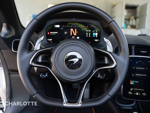 Used 2025 McLaren Artura Spider RWD image 21