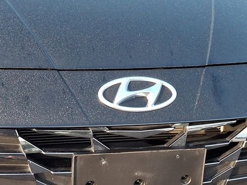 Used 2023 Hyundai Elantra Limited FWD image 8