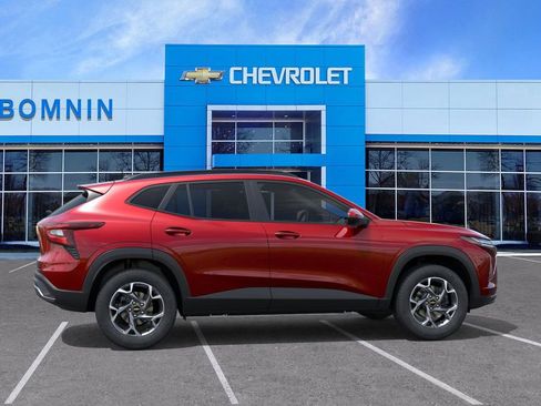 New 2026 Chevrolet Trax LT image 5