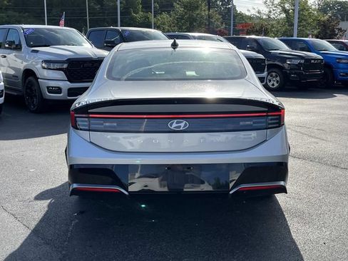 Used 2024 Hyundai Sonata SEL FWD image 4