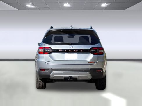 New 2026 Honda Pilot TrailSport image 9