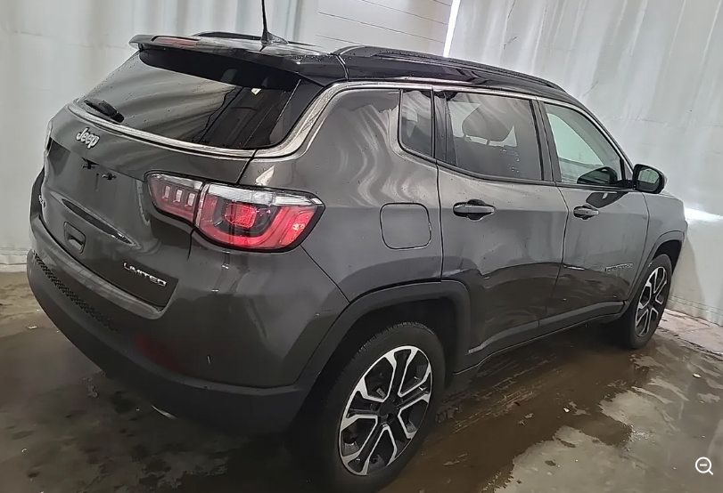 Used 2022 Jeep Compass Limited AWD/4WD image 3