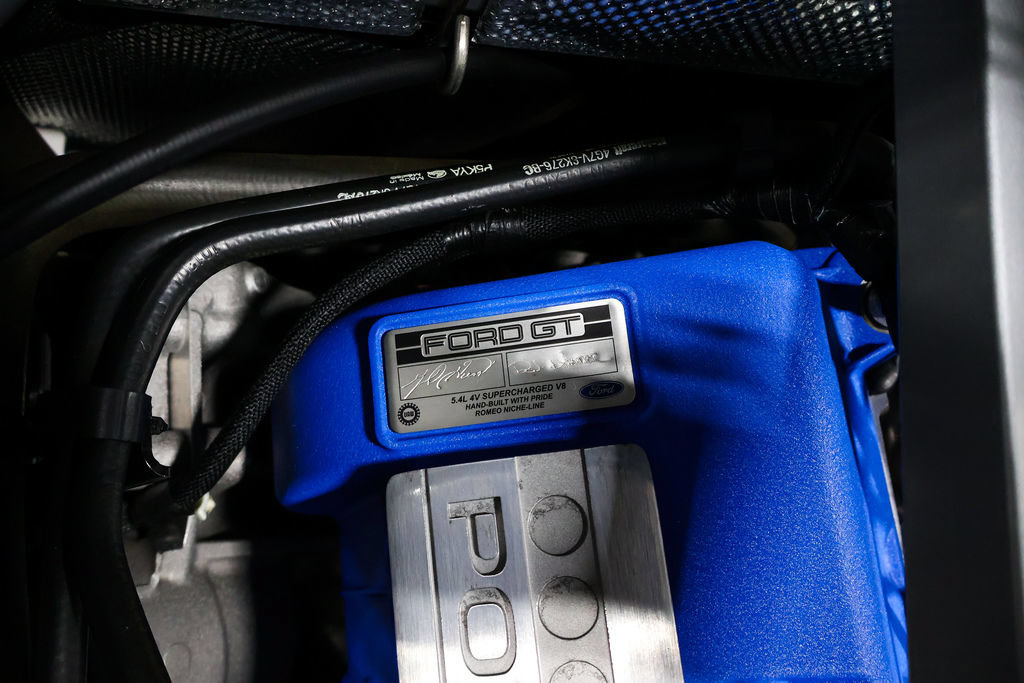 Used 2005 Ford GT RWD image 42