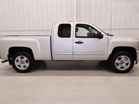 Used 2011 Chevrolet Silverado 1500 LT w/ All-Star Edition AWD/4WD image 2