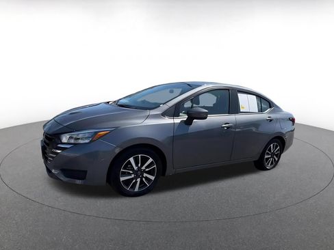 Used 2025 Nissan Versa SV FWD image 8