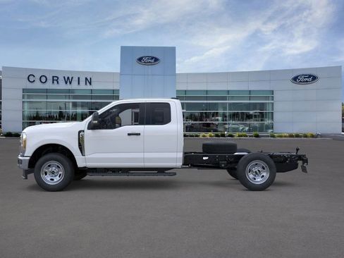 New 2025 Ford F350 XL w/ XL Chrome Package AWD/4WD image 4