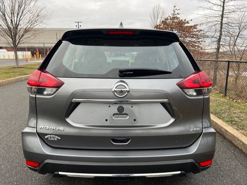 Used 2018 Nissan Rogue S image 6