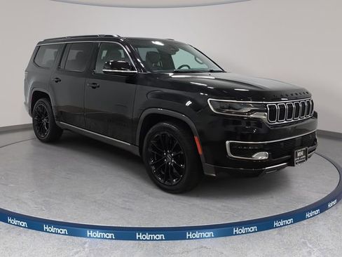 Used 2022 Jeep Wagoneer Series III w/ Premium Group I AWD/4WD image 4