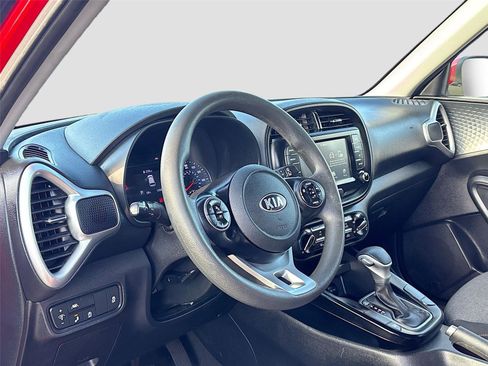 Used 2021 Kia Soul S image 10