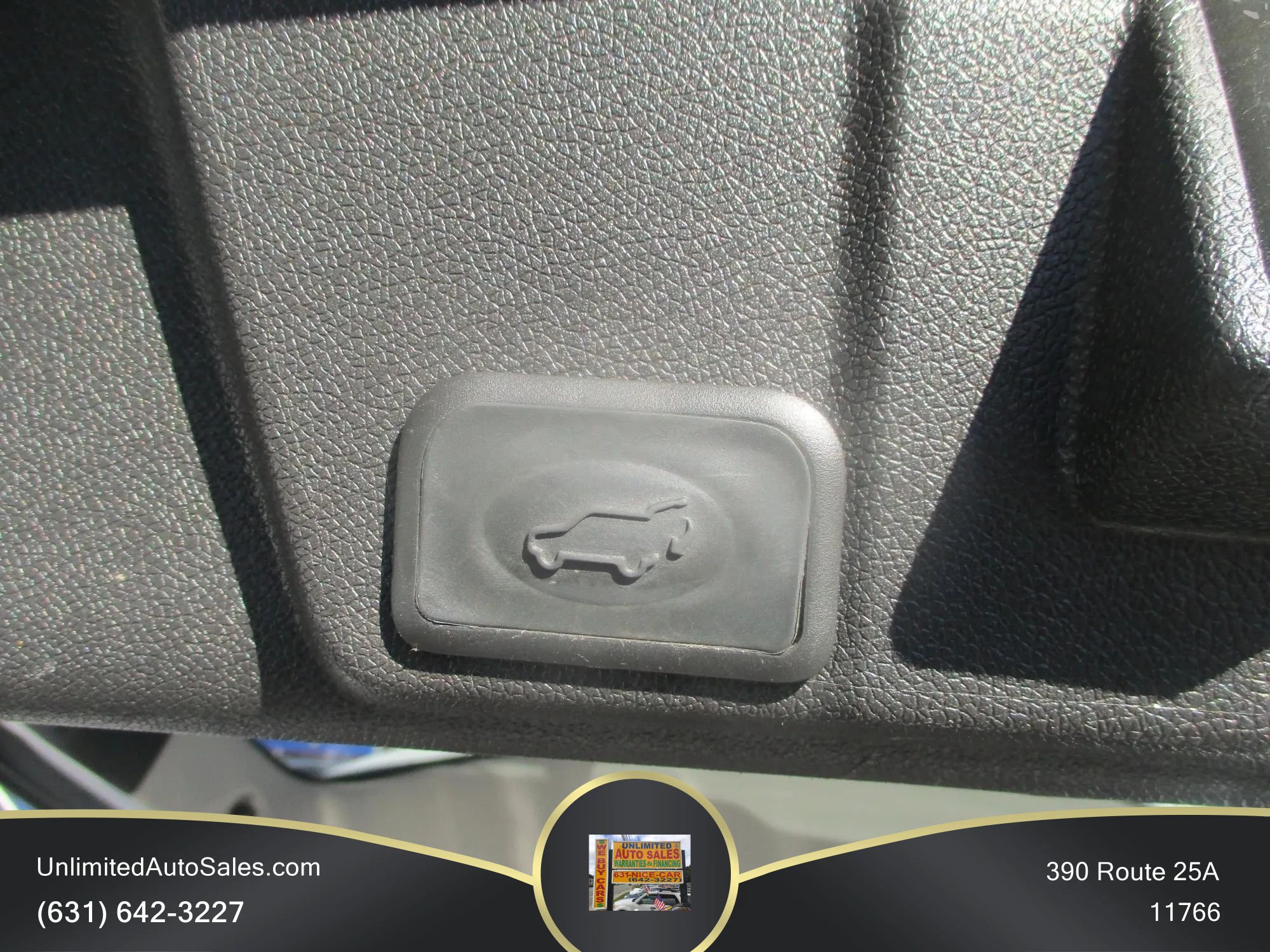 Used 2016 Chevrolet Traverse LTZ w/ LPO, 'HIT The Road' Package AWD/4WD image 13