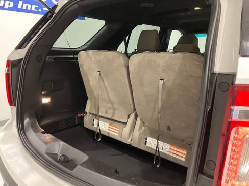 Used 2014 Ford Explorer XLT w/ Equipment Group 201A image 42