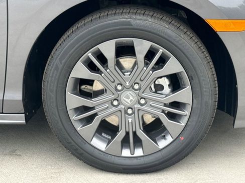 New 2026 Honda Odyssey Touring image 11