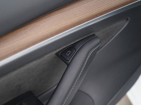 Used 2022 Tesla Model 3 Performance image 18