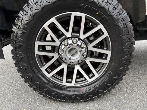 Used 2019 Ford F250 Lariat w/ Lariat Ultimate Package image 11