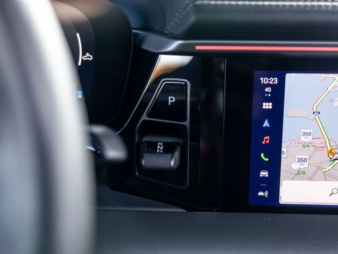 Certified 2025 Porsche Macan Electric RWD image 27