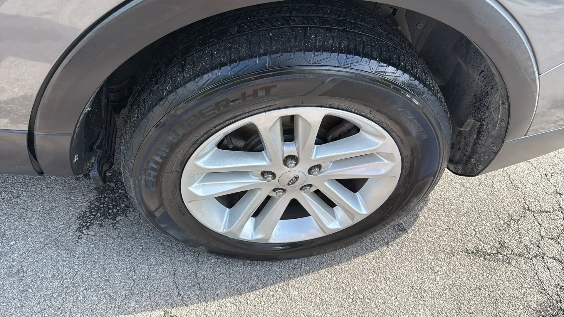 Used 2014 Ford Explorer XLT w/ Equipment Group 201A FWD image 34