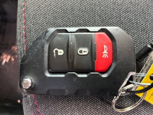 Used 2026 Jeep Wrangler Unlimited Rubicon AWD/4WD image 23
