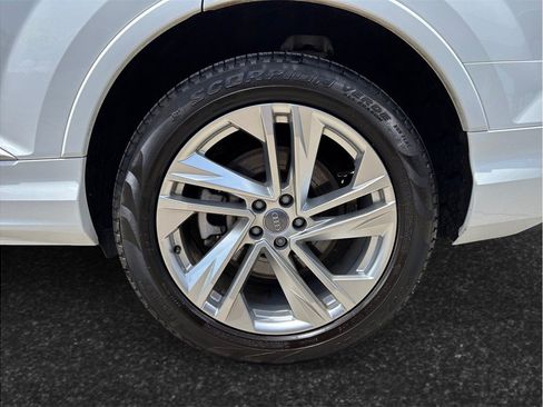 Used 2020 Audi Q7 3.0T Premium Plus w/ Premium Plus Package AWD/4WD image 16