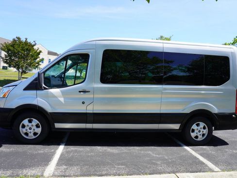 Used 2019 Ford Transit 350 XLT RWD image 11
