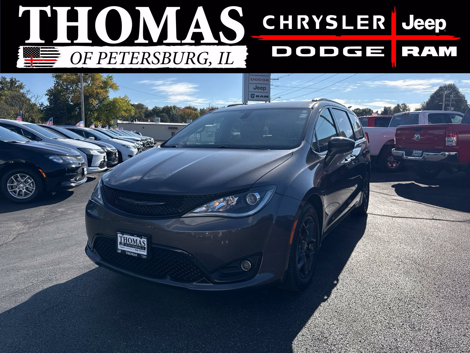 Used 2020 Chrysler Pacifica Touring-L Plus w/ S Appearance Package FWD image 3
