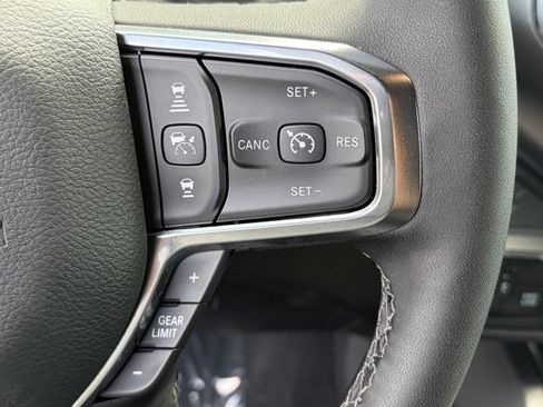 New 2026 RAM 2500 Laramie AWD/4WD image 18