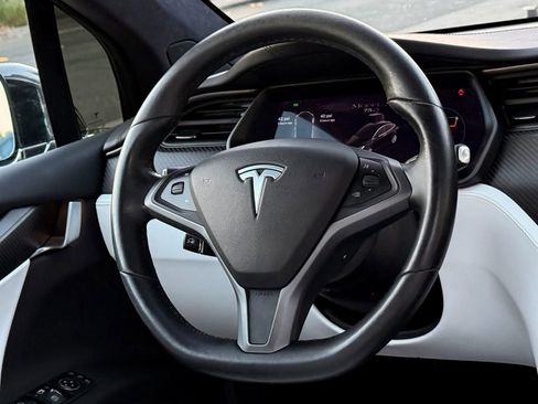 Used 2018 Tesla Model X 75D AWD/4WD image 12