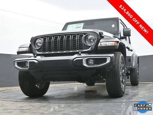 Used 2025 Jeep Gladiator Sport w/ Premium Package AWD/4WD image 42