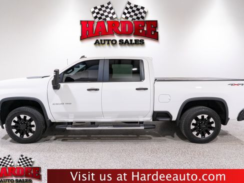 Used 2020 Chevrolet Silverado 2500 Custom w/ Custom Value Package AWD/4WD image 1