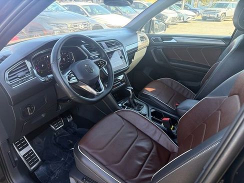 Used 2022 Volkswagen Tiguan SEL R-Line AWD/4WD image 10