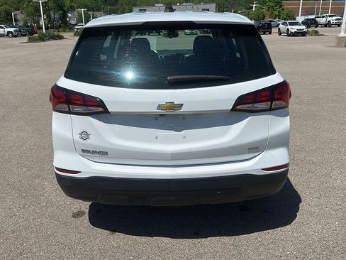 Used 2022 Chevrolet Equinox LS AWD/4WD image 4
