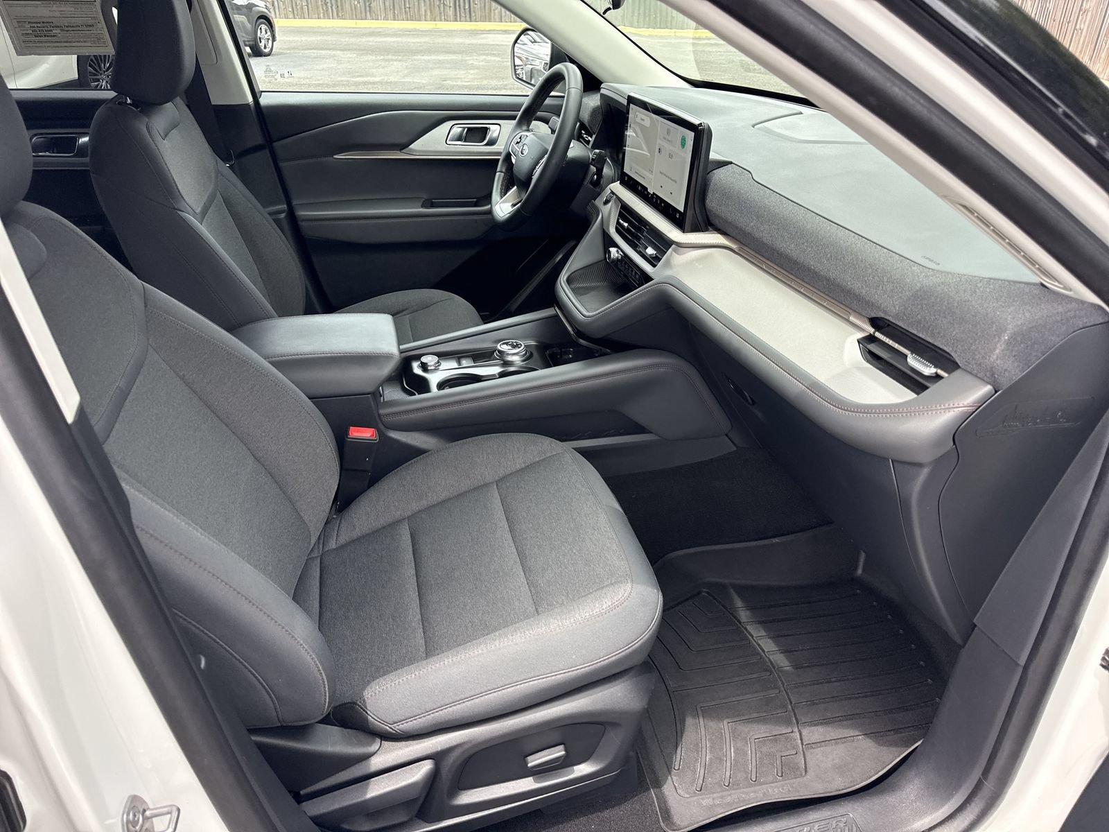 Used 2025 Ford Explorer Active RWD image 35