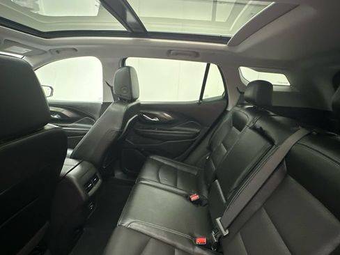 Used 2024 GMC Terrain SLT AWD/4WD image 10