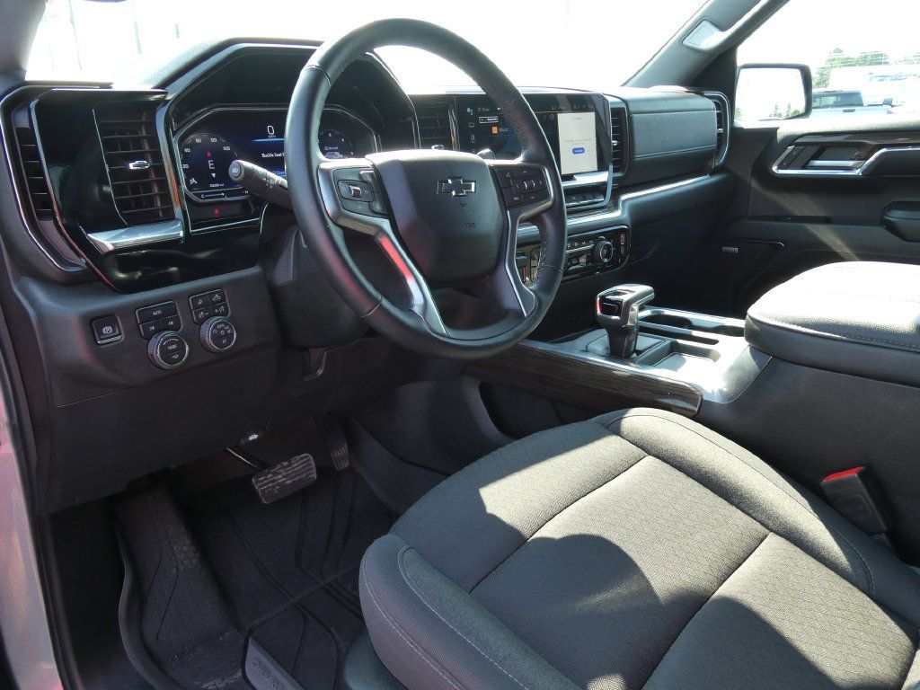 Certified 2024 Chevrolet Silverado 1500 RST w/ Convenience Package II AWD/4WD image 23