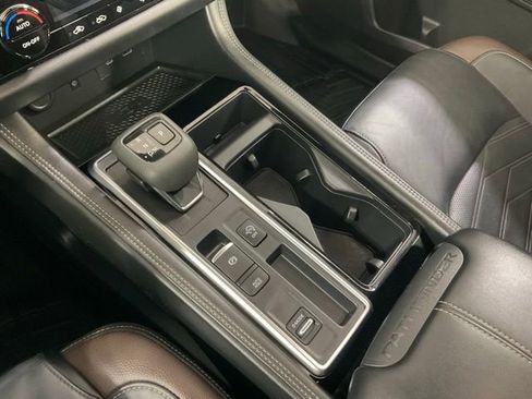 Used 2023 Nissan Pathfinder Platinum FWD image 12