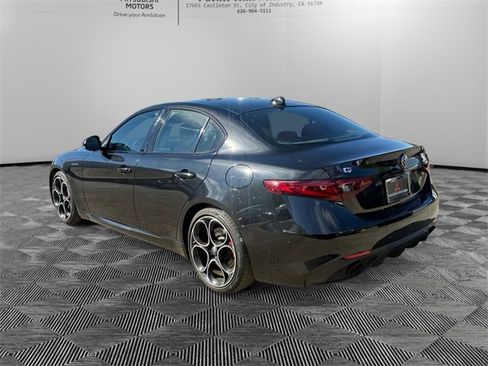 Used 2022 Alfa Romeo Giulia Veloce image 7