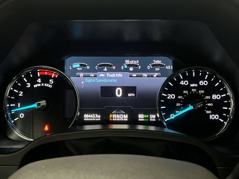 Used 2021 Ford F450 Platinum w/ FX4 Off-Road Package image 9