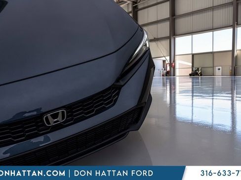 Used 2025 Honda Civic Sport image 35