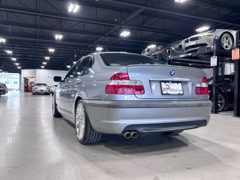 Used 2005 BMW 330i Sedan RWD image 5